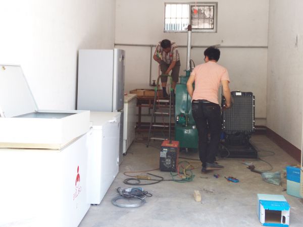 公司與多地市衛生防疫站簽訂供貨合同